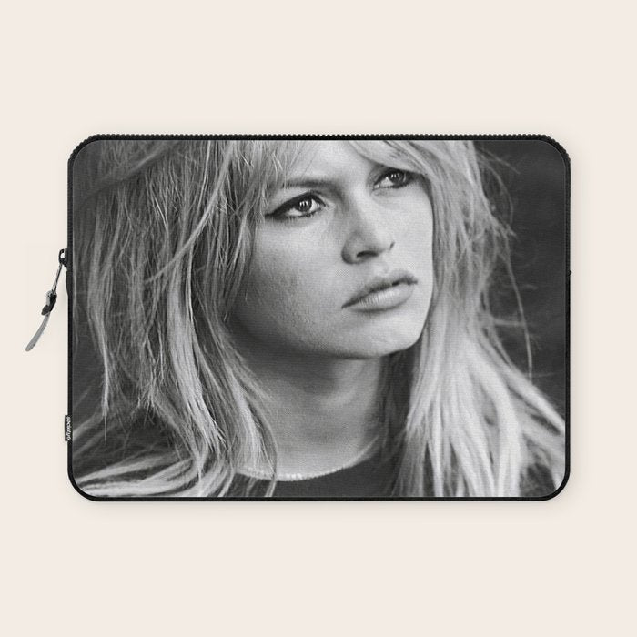 Brigitte Bardot Retro Vintage Art Laptop Sleeve Gallery Image 1