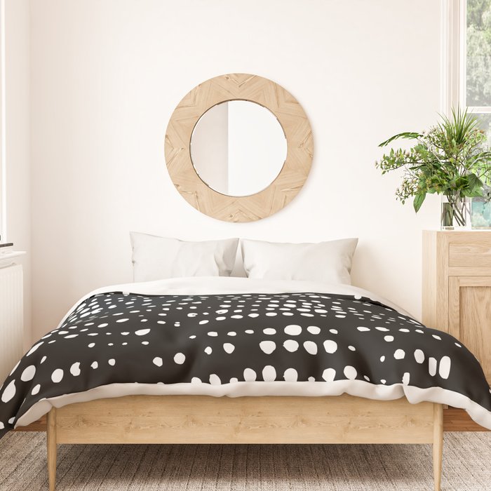 Abstract Spotted Pattern in Black and White Duvet Cover Gallery Image 3