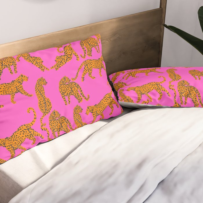 Abstract leopard with red lips illustration in fuchsia background  Pillow Sham Gallery Image 2