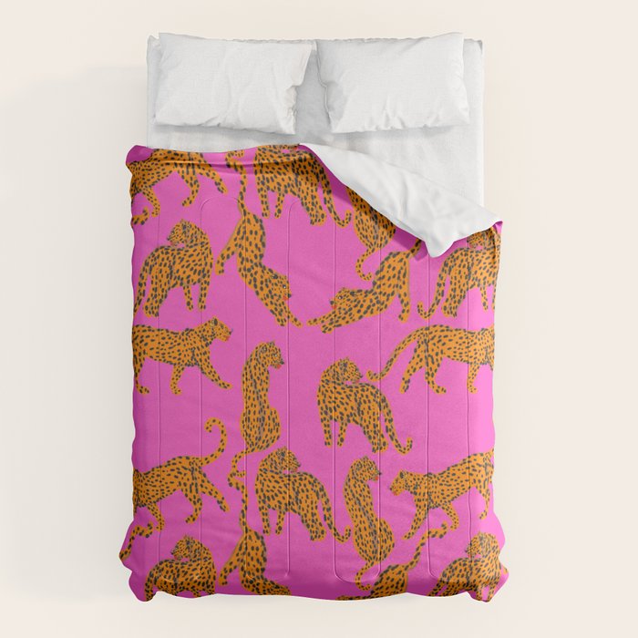 Abstract Leopard With Red Lips Illustration In Fuchsia Background Comforter