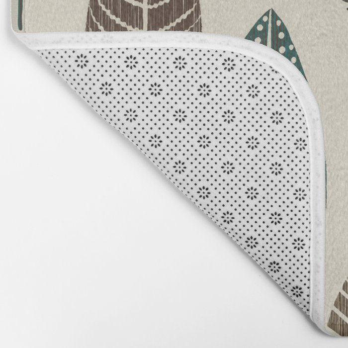 Rustic Autumn Vibe Textured Leaf Pattern Beige Green Bath Mat Gallery Image 2