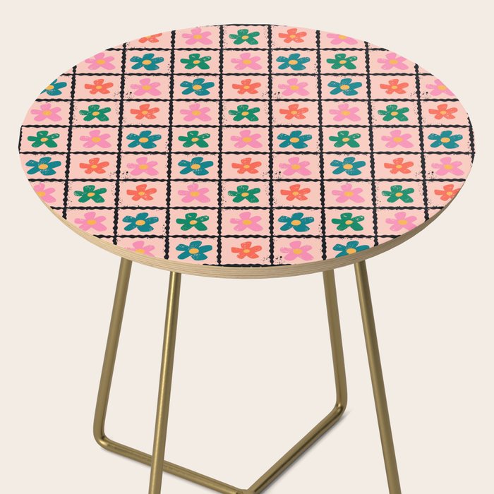 Retro Daisy Checkered Flowers Side Table Gallery Image 2