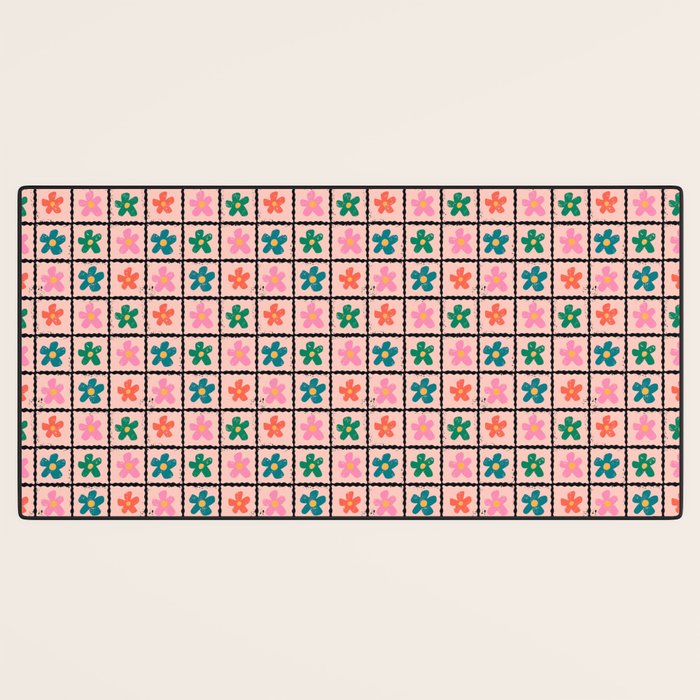 Retro Daisy Checkered Flowers Desk Mat Gallery Image 3