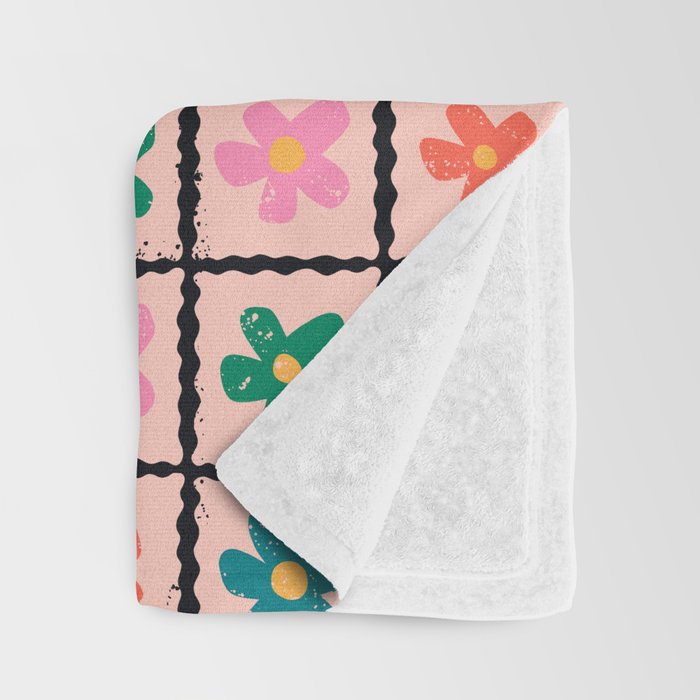 Retro Daisy Checkered Flowers Throw Blanket Gallery Image 3