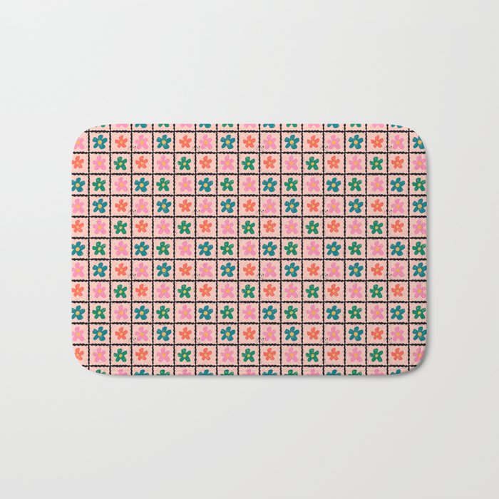 Retro Daisy Checkered Flowers Bath Mat Gallery Image 1