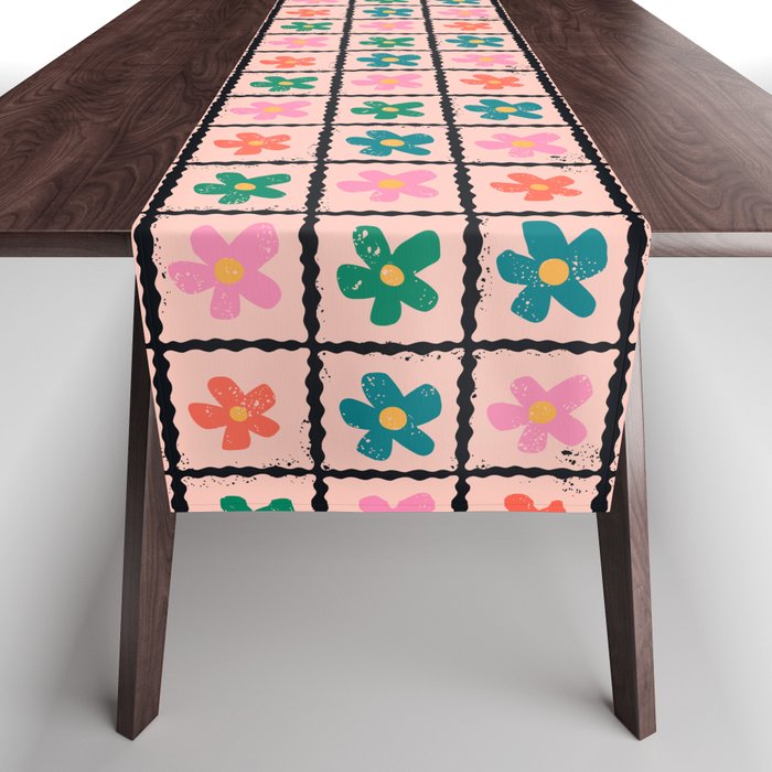 Retro Daisy Checkered Flowers Table Runner Gallery Image 1