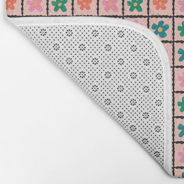 Retro Daisy Checkered Flowers Bath Mat Gallery Image 2