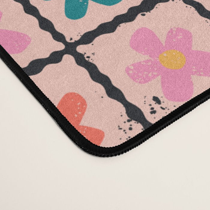 Retro Daisy Checkered Flowers Desk Mat Gallery Image 4