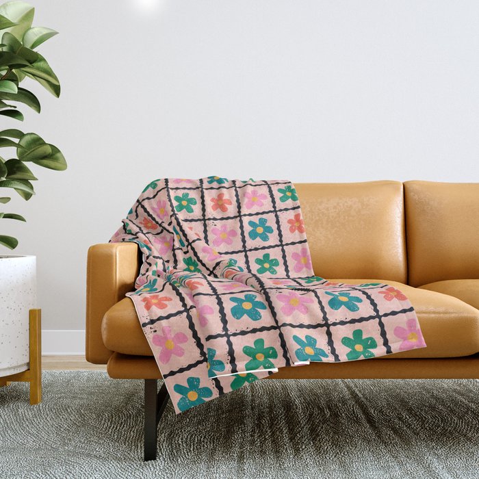 Retro Daisy Checkered Flowers Throw Blanket Gallery Image 1
