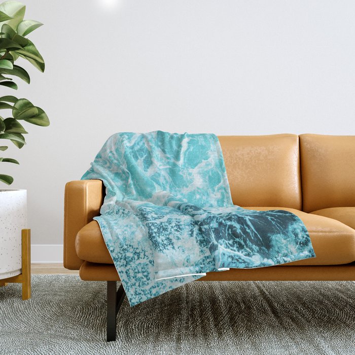 Perfect Sea Waves Throw Blanket Gallery Image 1