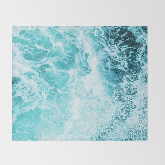 Perfect Sea Waves Throw Blanket Gallery Image 2