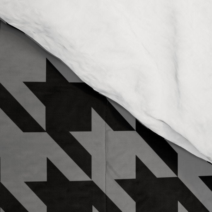 Black and Grey Classic houndstooth pattern Comforter Gallery Image 4