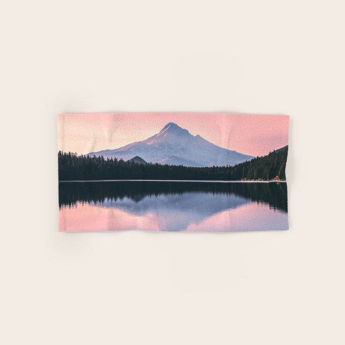 Mount Hood Pastel Sunset - Cascade Mountain Adventure Bath Towel Gallery Image 1
