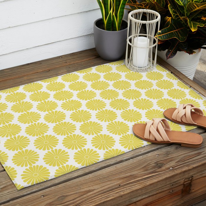 Floral Daisy Pattern XVIII Outdoor Rug Gallery Image 2
