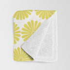 Floral Daisy Pattern XVIII Throw Blanket Gallery Image 3
