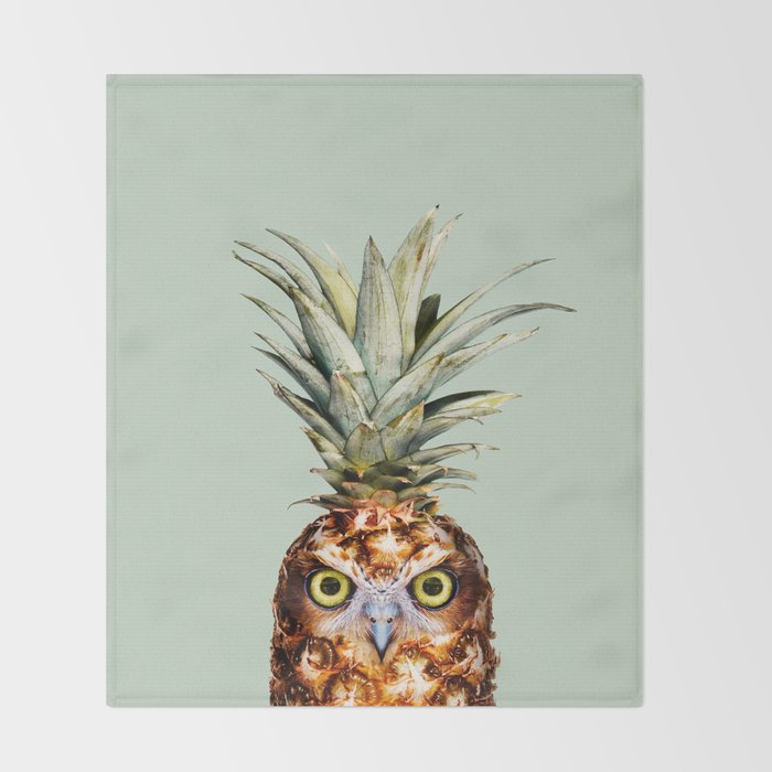 PINEAPPLE OWL Throw Blanket Gallery Image 2