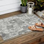 Vintage Wisconsin Milwaukee Travel Stamp Pattern Outdoor Rug Gallery Image 2