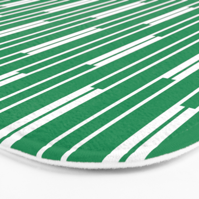 Geometric Striped Geo Chain Vertical Pattern in Kelly Green and White Bath Mat Gallery Image 3