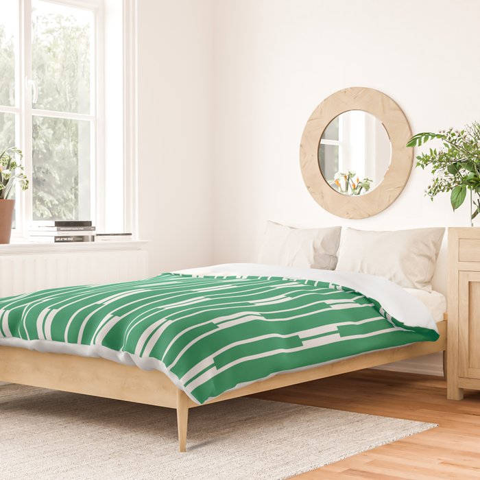 Geometric Striped Geo Chain Vertical Pattern in Kelly Green and White Duvet Cover Gallery Image 2