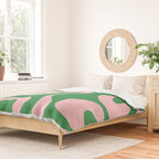 Soft Curves Retro Modern Abstract Pattern in Green and Light Pink Duvet Cover Gallery Image 2