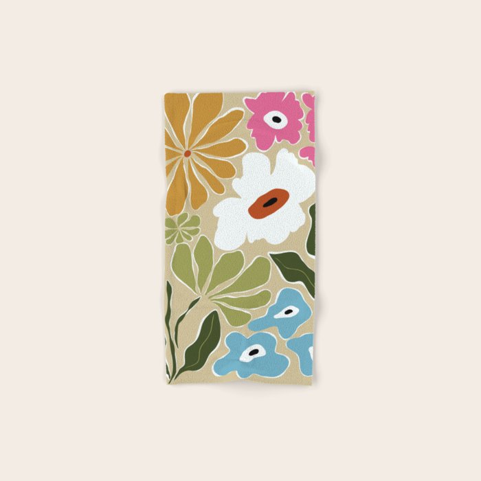 Retro Delight Bath Towel Gallery Image 1