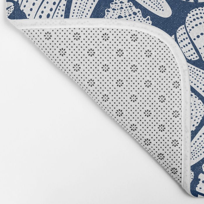 Ocean Floor Nautical Shells Navy Blue Bath Mat Gallery Image 2