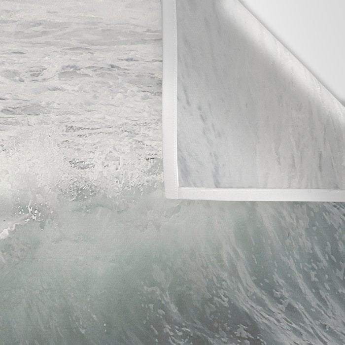 Onda Serene Wave Wall Tapestry Gallery Image 3