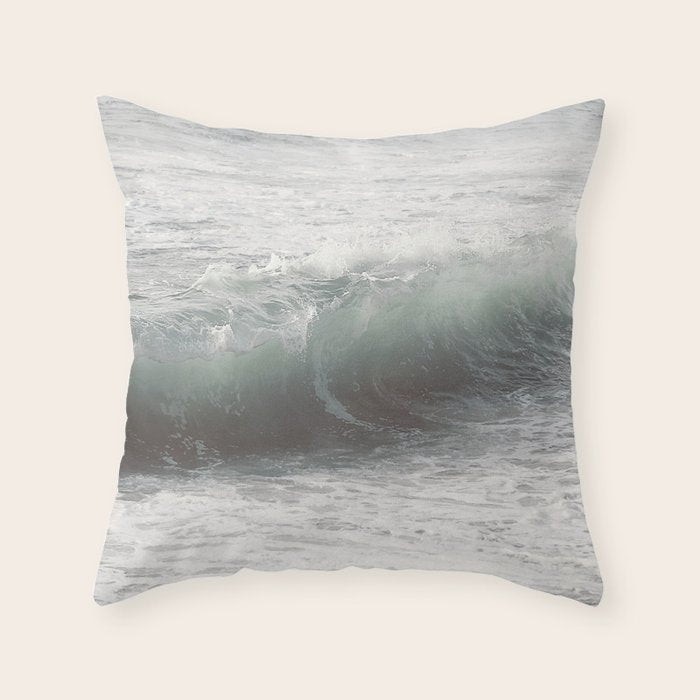 Onda Serene Wave Throw Pillow Gallery Image 1