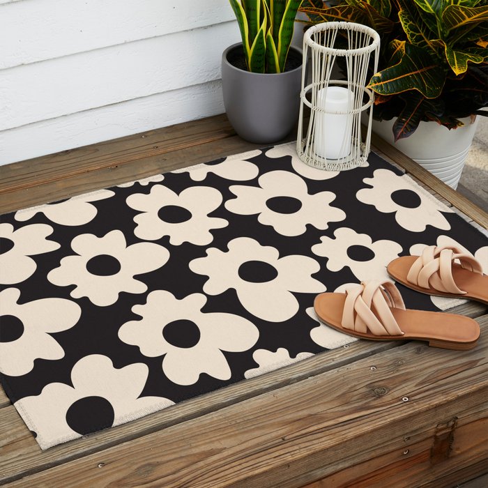Black and White - Abstract Flower Shape  Outdoor Rug Gallery Image 2