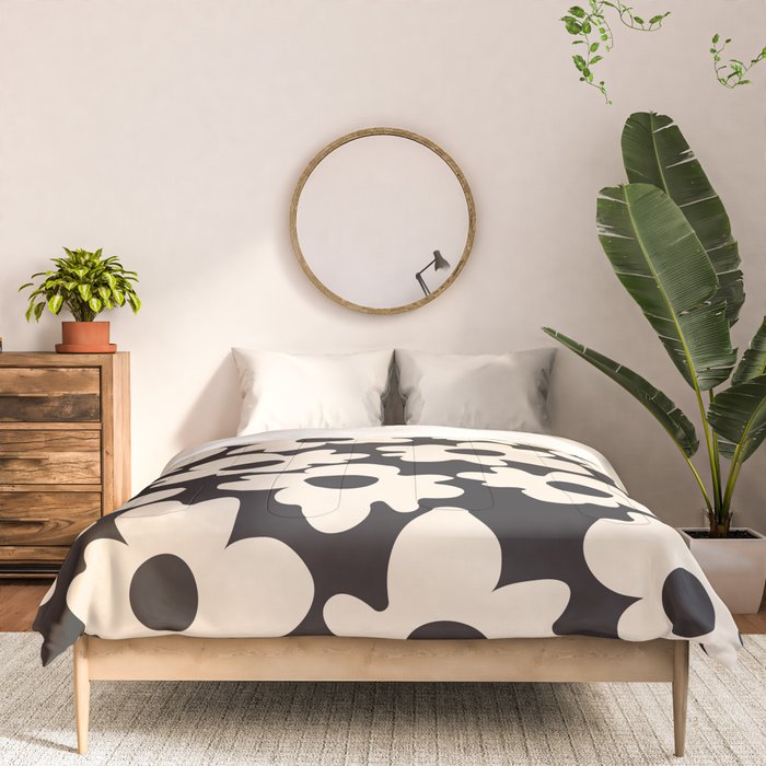 Black and White - Abstract Flower Shape  Comforter Gallery Image 3