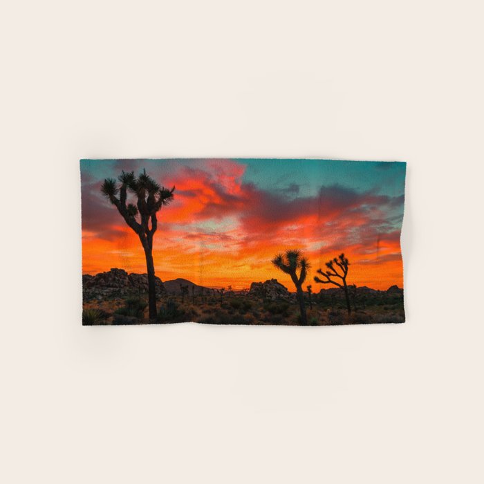 Joshua Tree Parc National Bath Towel Gallery Image 1