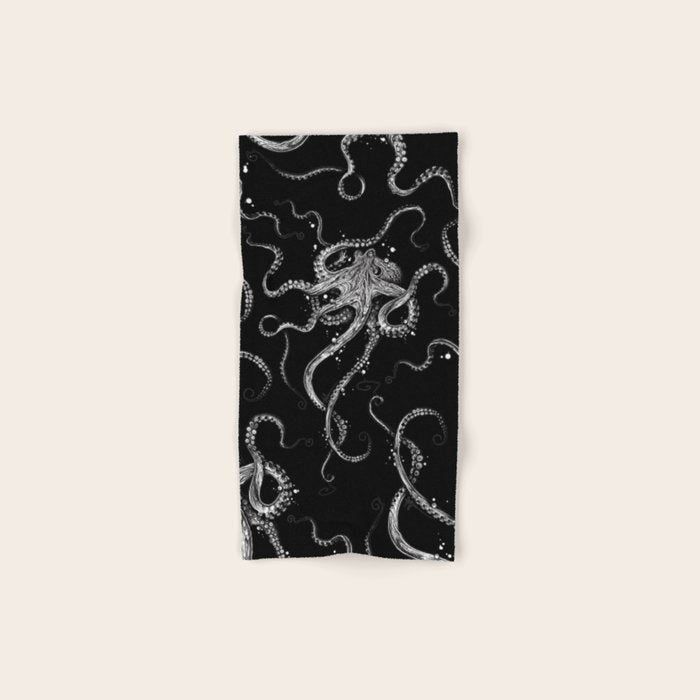 Octopus (black) Bath Towel Gallery Image 1