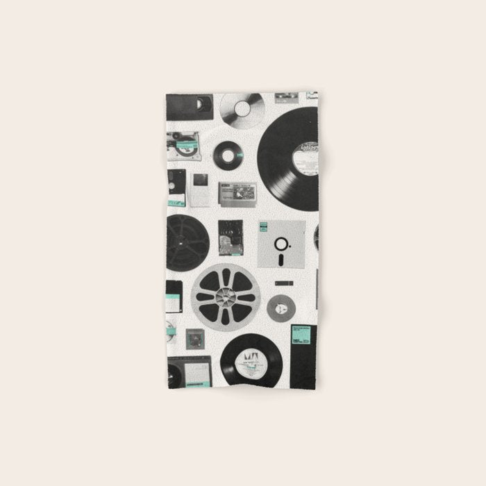 Data Bath Towel Gallery Image 1