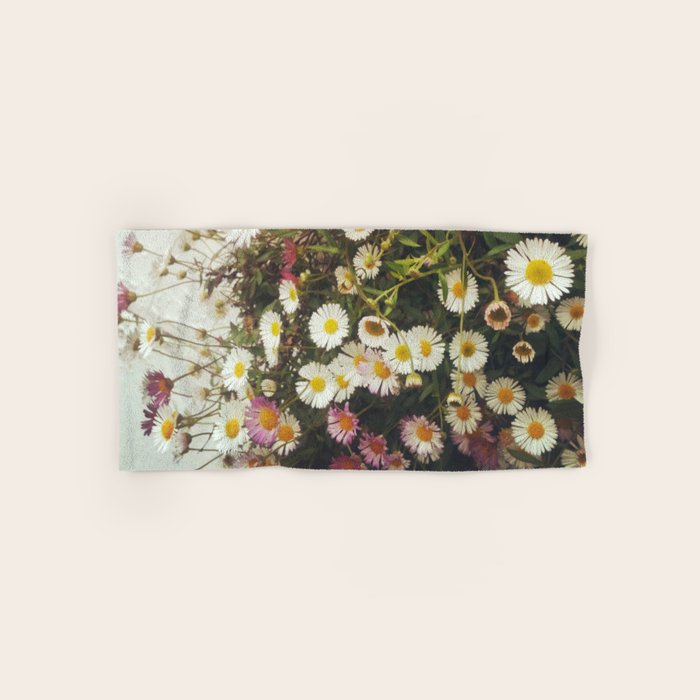 Wall of Daisies Bath Towel Gallery Image 1