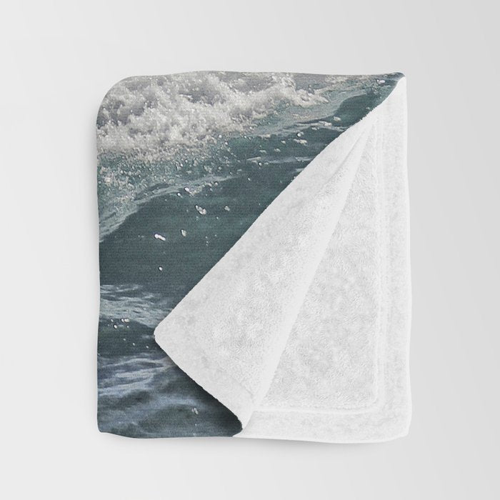 BIG SPLASH HAWAII Throw Blanket Gallery Image 3