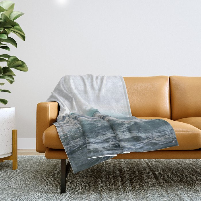 BIG SPLASH HAWAII Throw Blanket Gallery Image 1