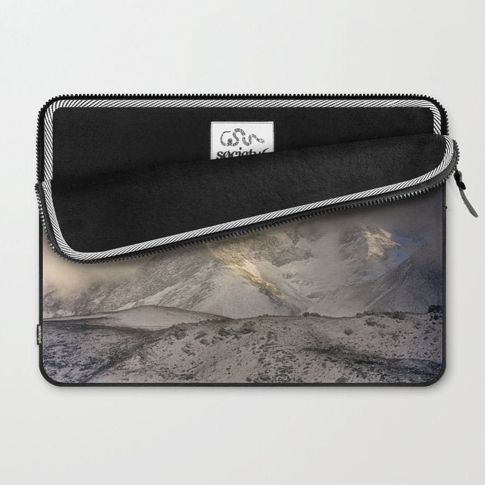 The Mountains are calling, and I must go.  John Muir. Vintage. Laptop Sleeve Gallery Image 2