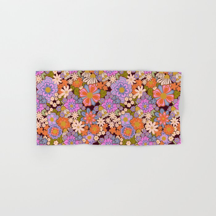 Psychedelic 70s Floral Pattern Bath Towel Gallery Image 1