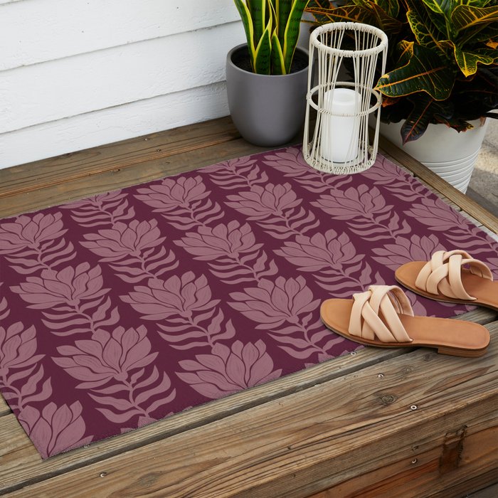 Modern Abstract Wavy Flowers in Plum Violet    Outdoor Rug Gallery Image 2