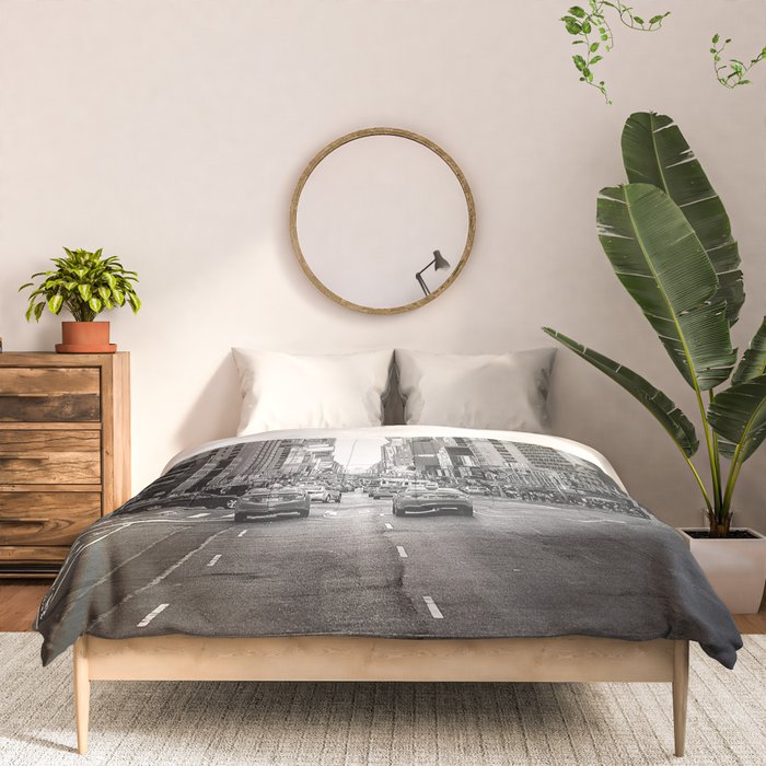 Sunset on 7th (Black and White Version) Comforter Gallery Image 3