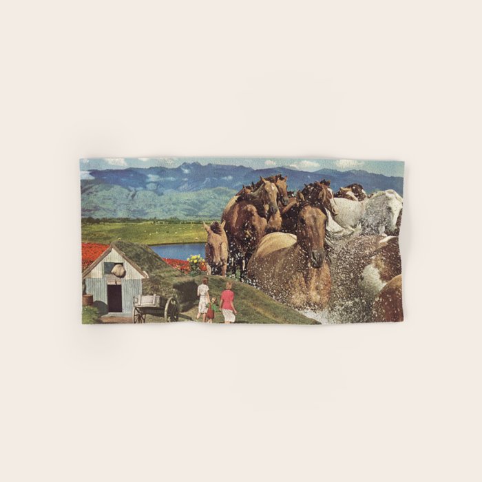 Stampede Bath Towel Gallery Image 1
