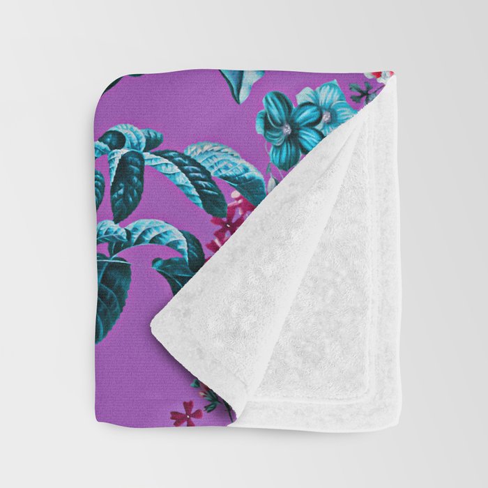 Romantic Floral Pattern Throw Blanket Gallery Image 3