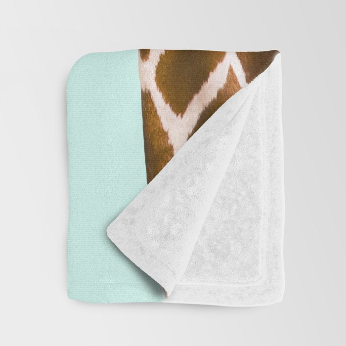 GIRAFFE Throw Blanket Gallery Image 3