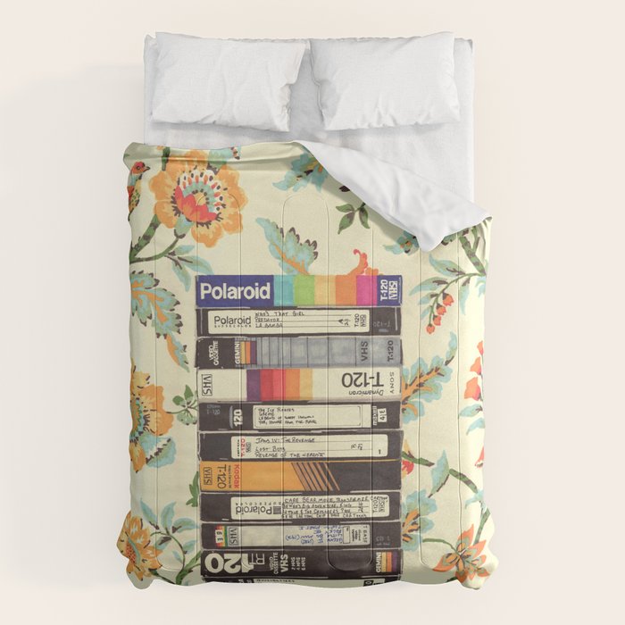 VHS and Entry Hall Wallpaper Comforter Gallery Image 6