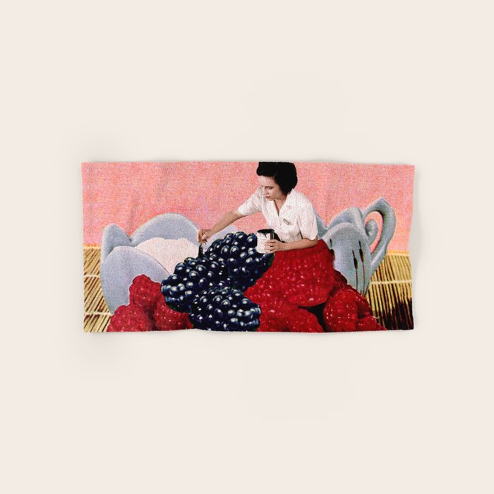 Berry-gate Bath Towel Gallery Image 1