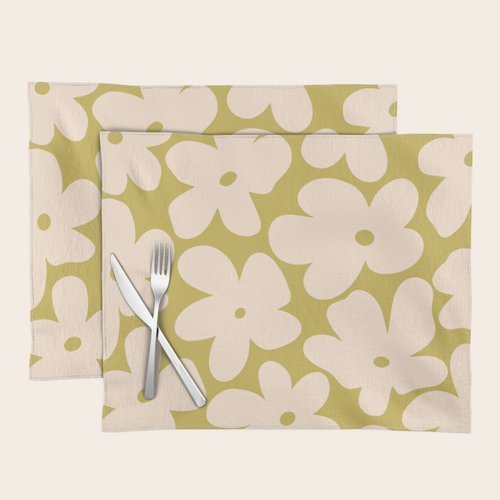 Yellow and Cream - 70's Daisy Placemat Gallery Image 1