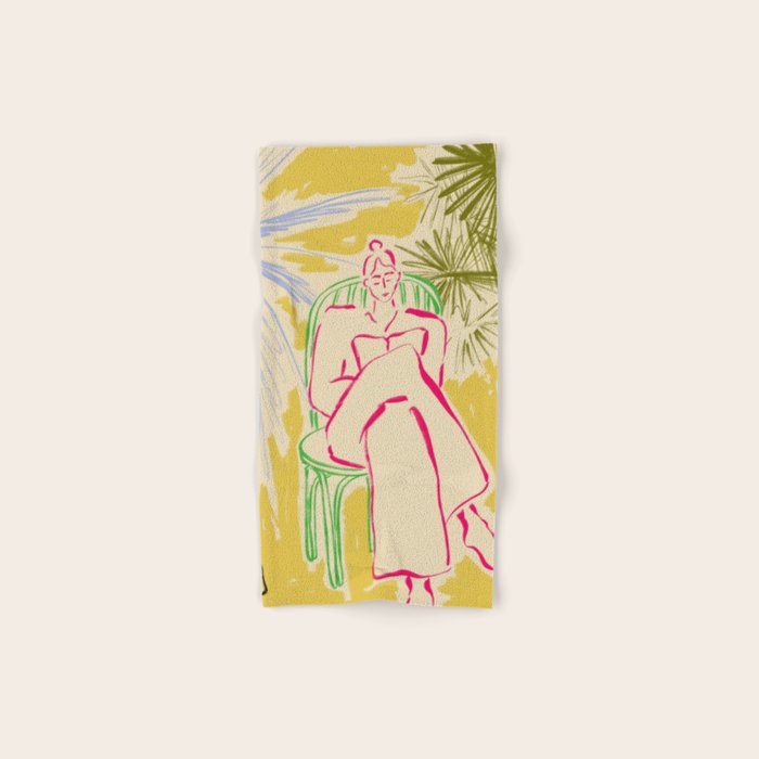 READING AMONG PALM TREES Bath Towel Gallery Image 1