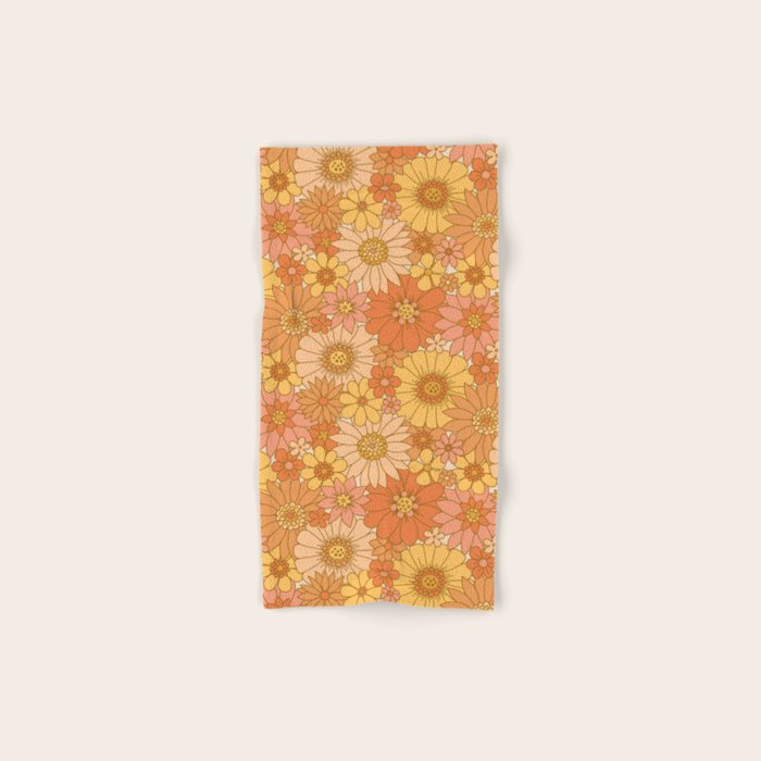 70s Retro Daisy Floral Bath Towel Gallery Image 1
