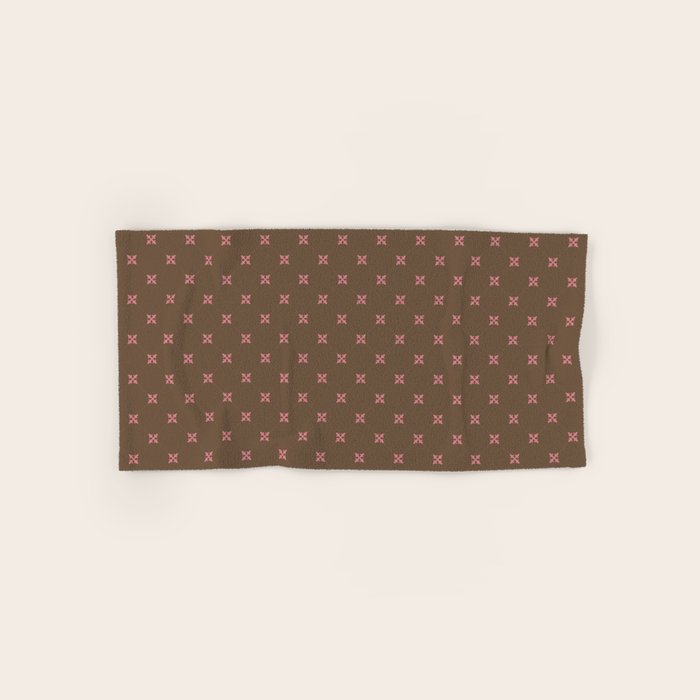 Geometric Retro Diamond Pattern Bath Towel Gallery Image 1