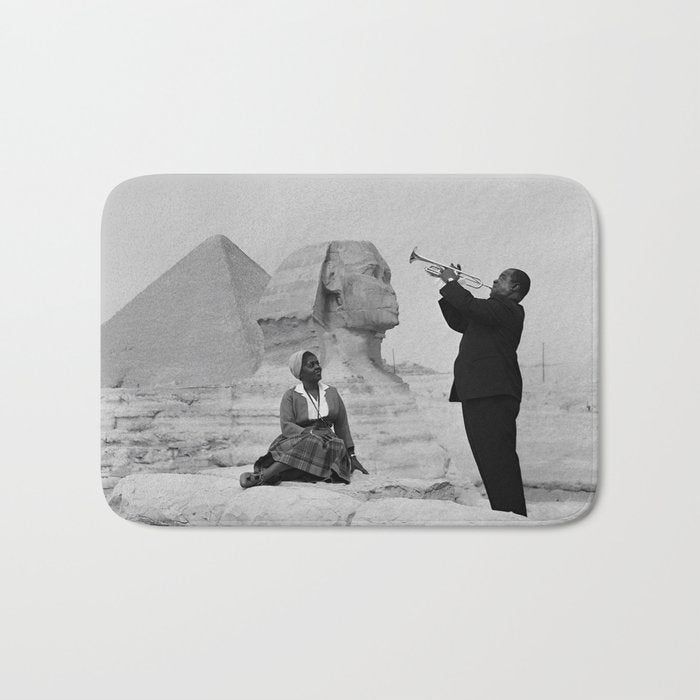 Louis Armstrong at the Spinx and Egyptian Pyrimids Vintage black and white photography / photographs Bath Mat Gallery Image 1
